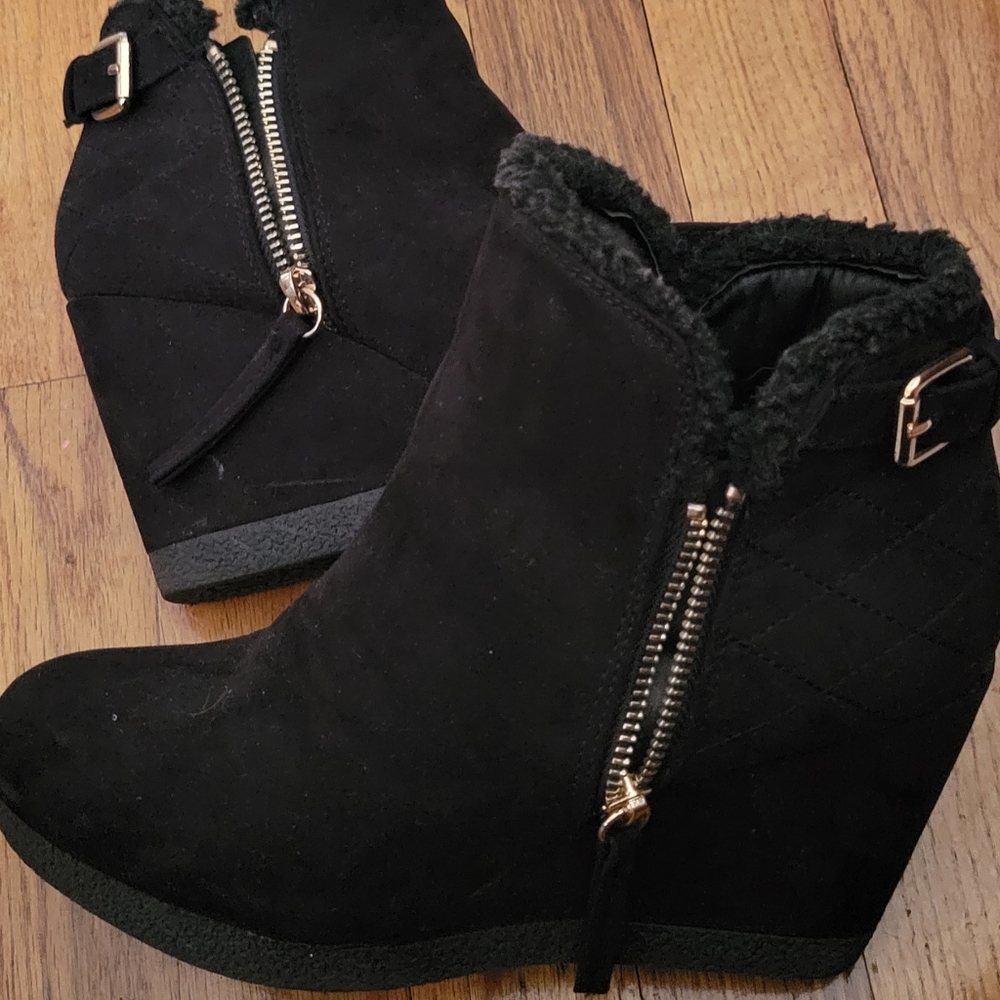 Shoe Dazzle boots